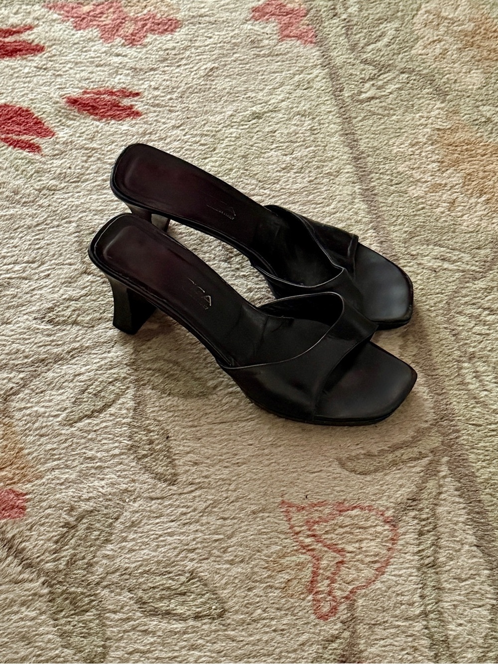 VIA SPIGA black leather slip on heels. 8 1/2